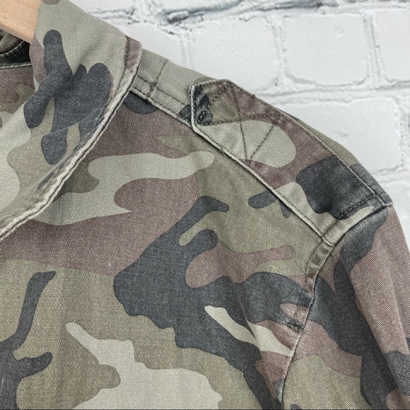 SANCTUARY Crafted & Tailored Camo Snap Front Jacket size Medium - Picture 4 of 9